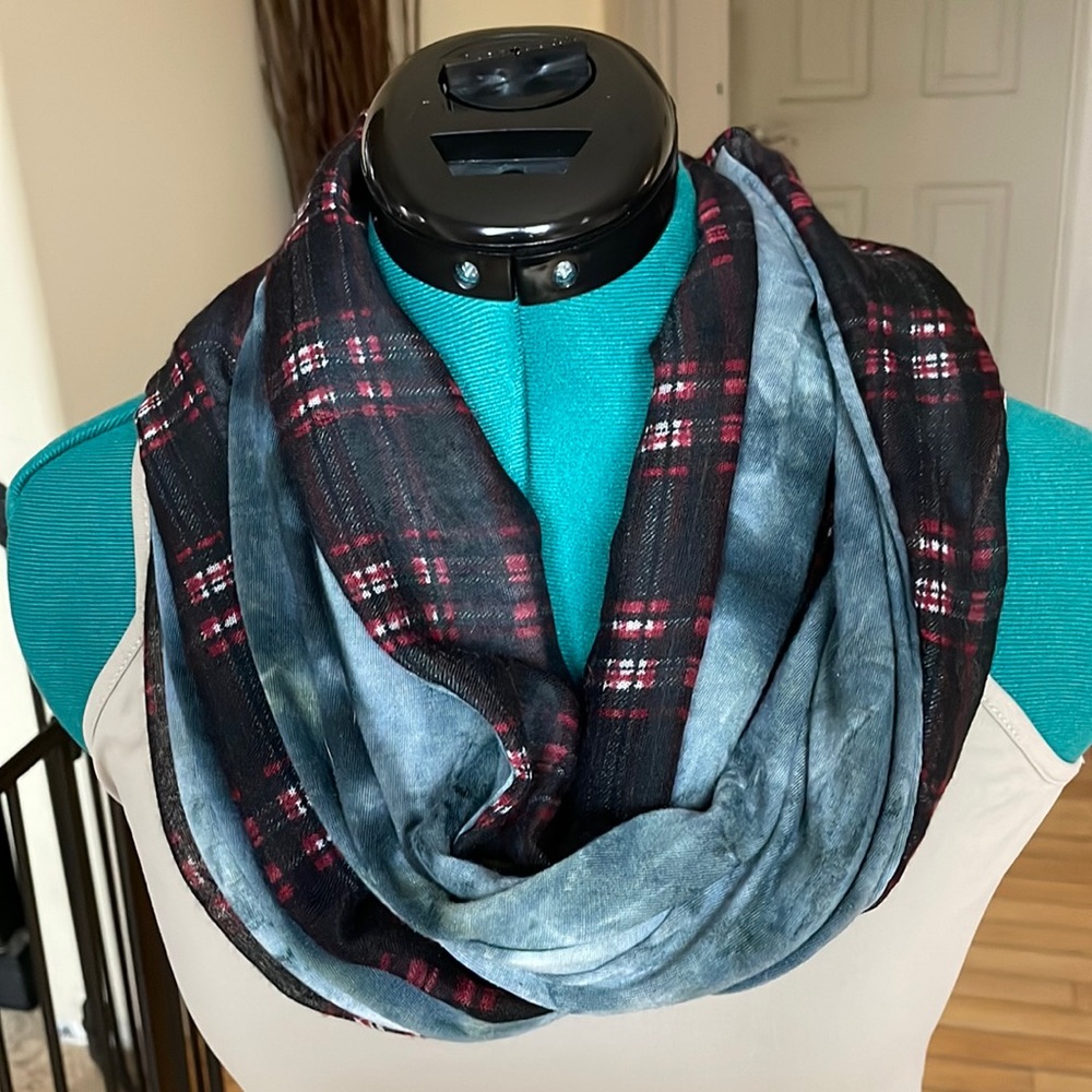 Hot topic scarf
